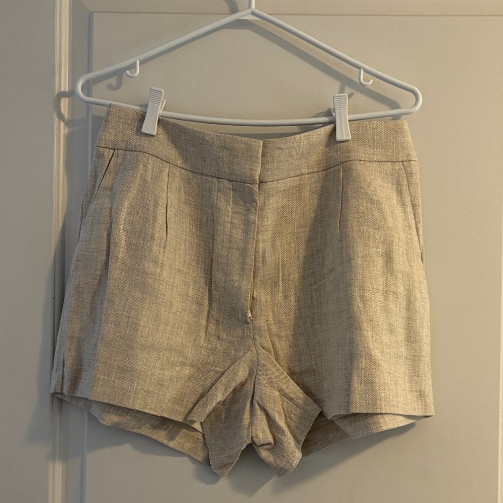 Dynamite High Waist Tan Women's Shorts
Worn 2x